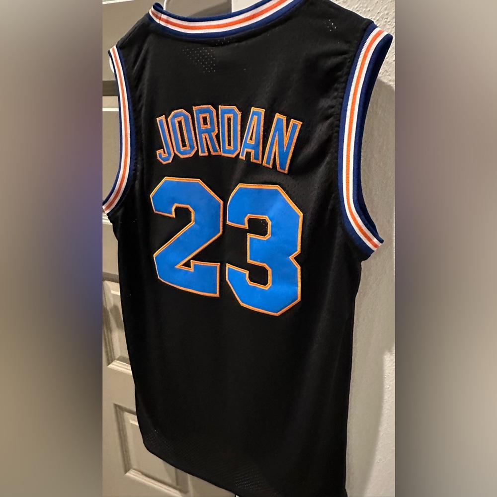 Michael Jordan #23 Tune Squad VTG Authentic Champion Black Jersey Size M in VGC - Picture 13 of 16